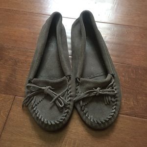 Minnetonka Suede Kitty Moccasins